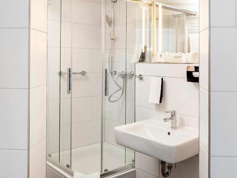 C8D53AE89FA8C18B1F46B8A4CE9E0772