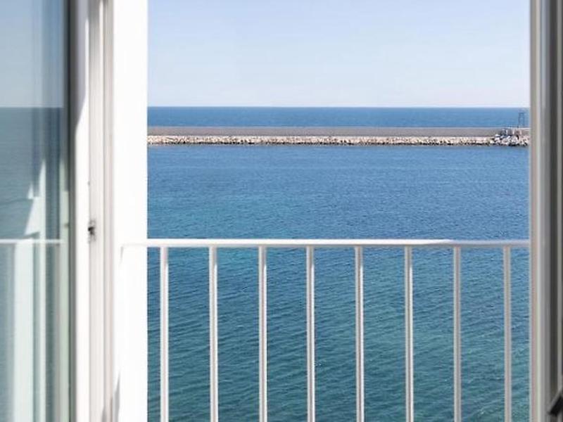 4325817C2B5EF74302586601630C7561