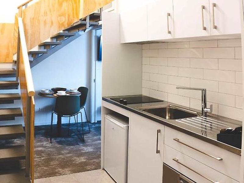 25BB91A949E1624494D0C49021A40E32