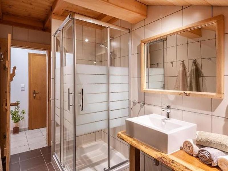 BC9FAF2C18E69AB6EBC29F97E52600CA