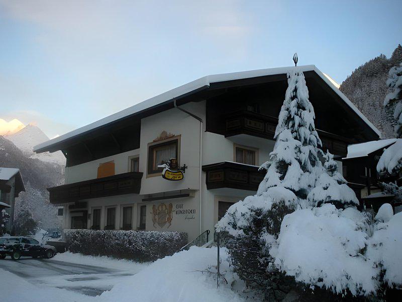 EDF1B371BB44E998451C664470871E96