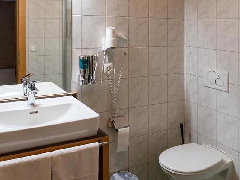 22A6691054E5DE025F68DE50214AF09A