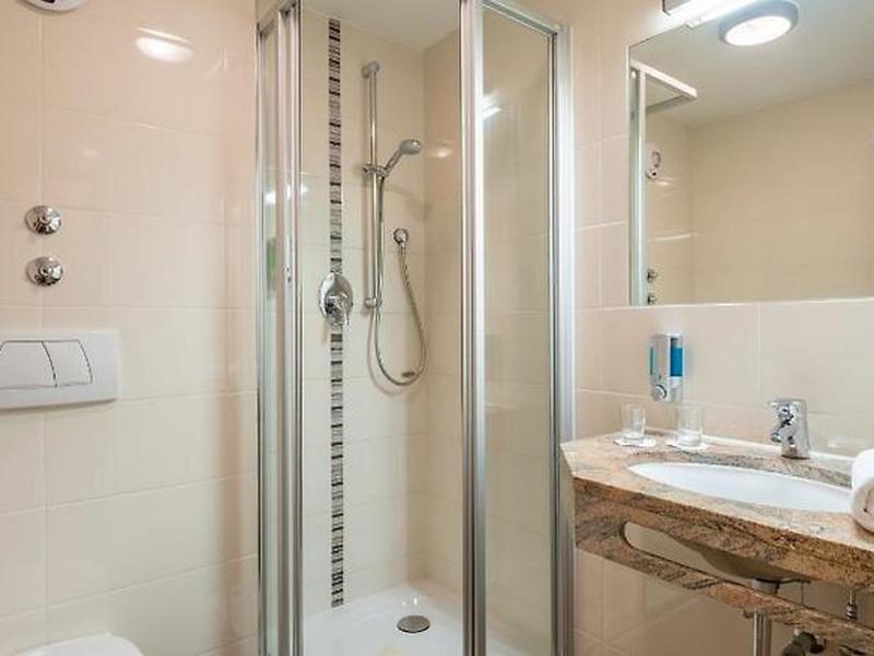 072326BFDE2FD2006BB971442E22439C