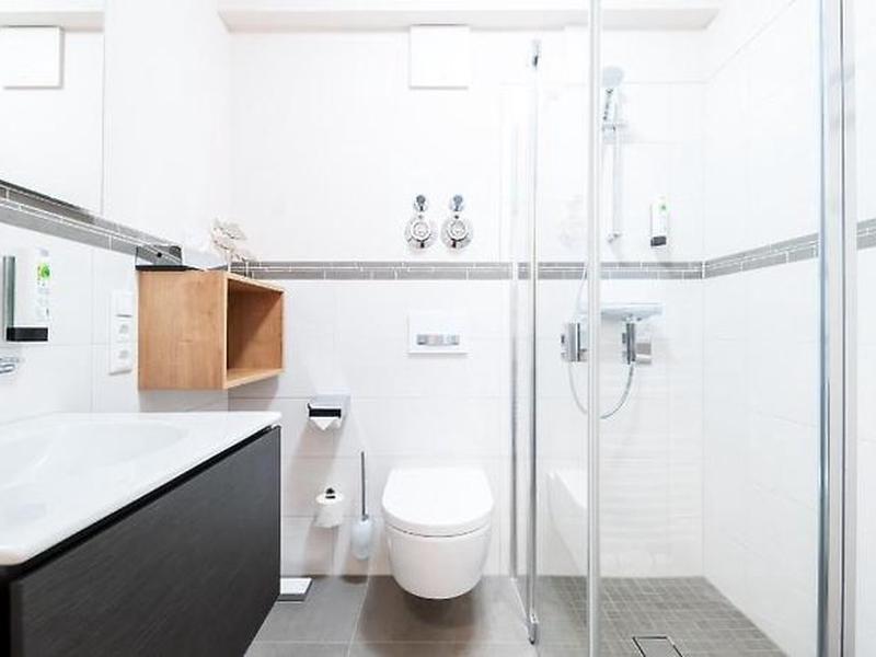 DF4DC4B815218F01732819210A0F6833