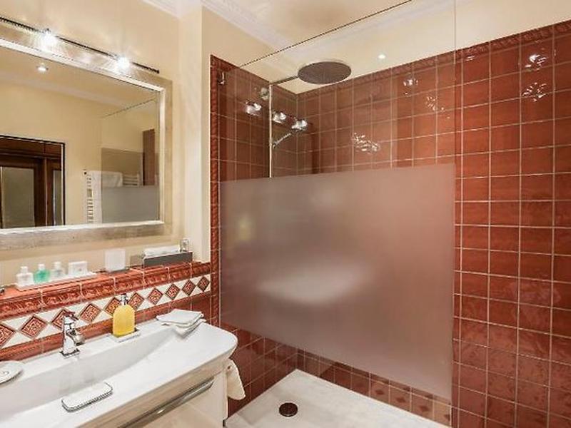 2E6209EF1E41B42444F7DCB67E07A22A