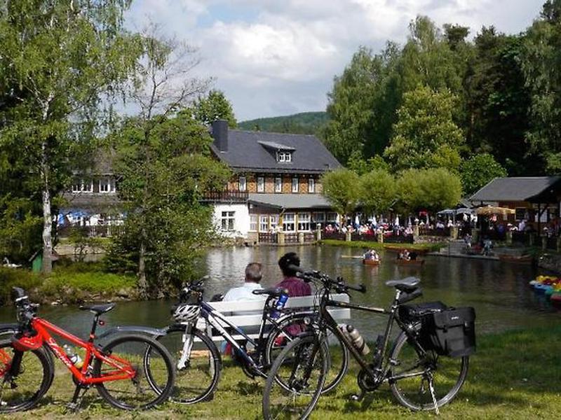 F493C634EF2AABF55952E132C64C6D4F