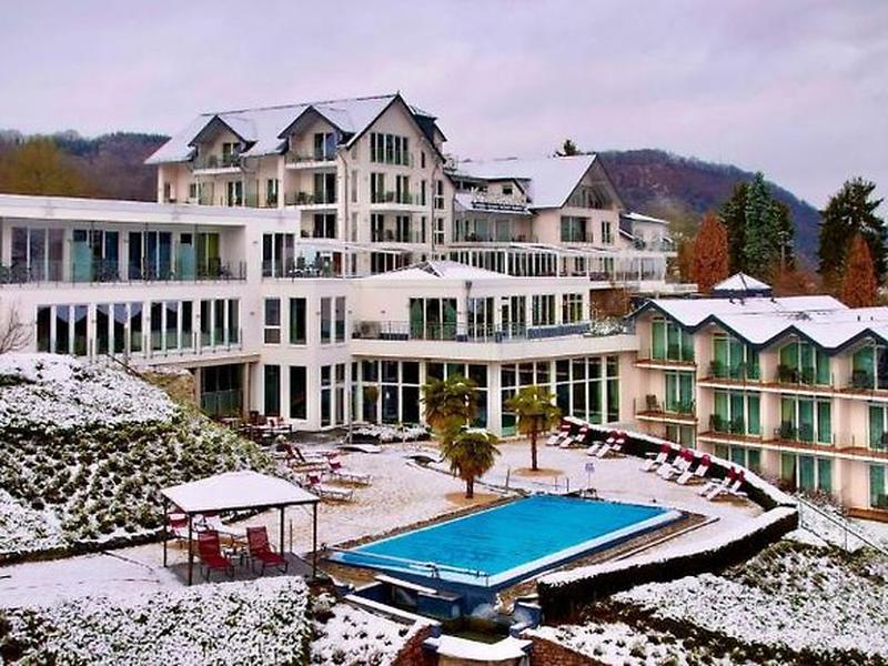 73F5C4FDD83B2F30A9B98A7C9ECC9DF1