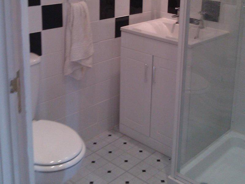 FD4B3B1627A40EB7A7638F78B4CC784D