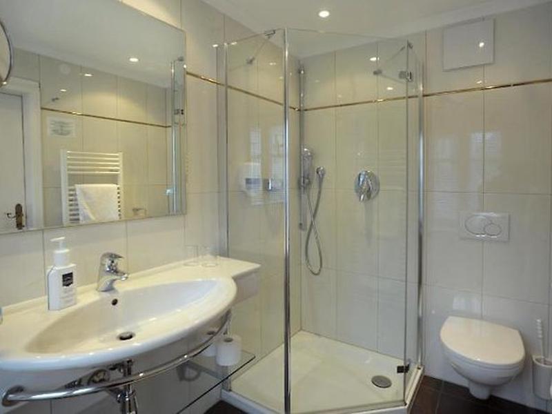 FFC08688C0111D018AE970B43224D34B