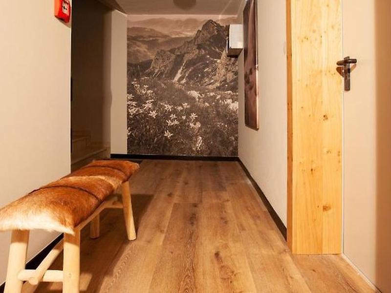 73961EE82703847EC4EFFA948BBD979B