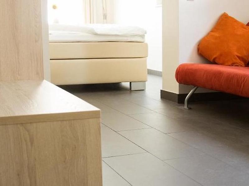 90C527D99A5F0EF5B67F75EDA79FDD80