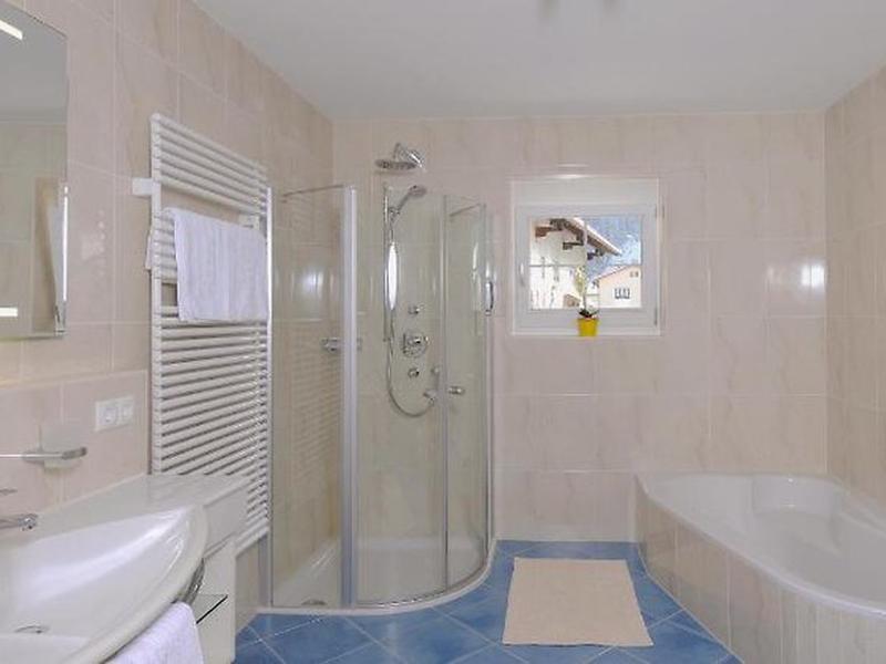 34953B2F7B323FDE36D0C4BCDD327801