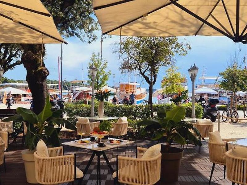 28EFA805128FA3346DE580700F267F0F