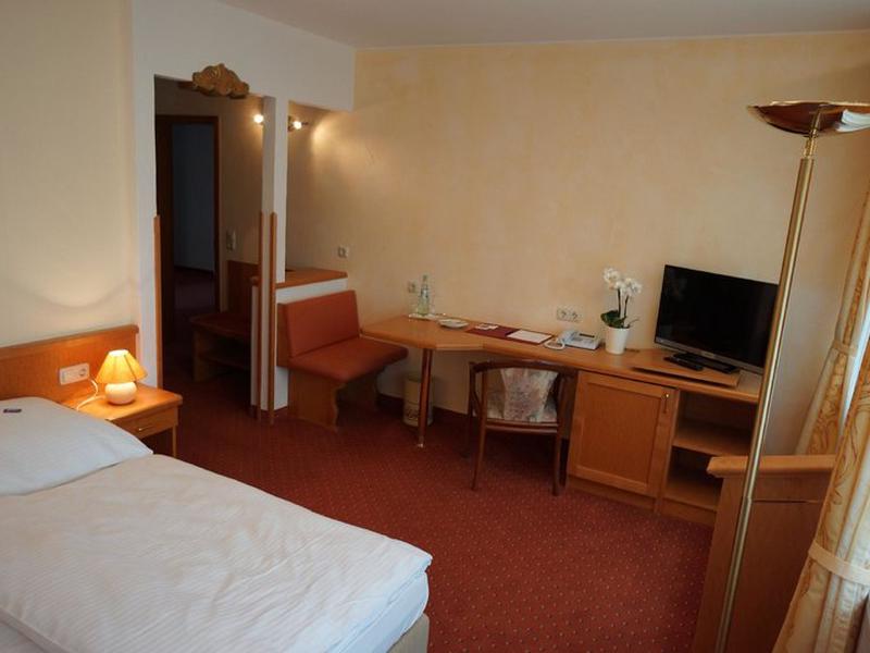 B6D46C9516D52B099AEDCBE916ADFAF1