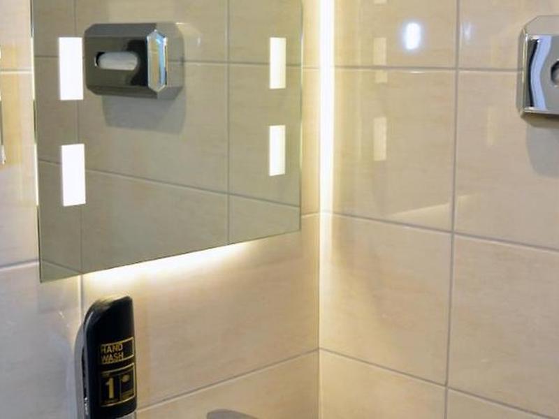 4CBFF4A03DA9E6F5351C495BFB50918A