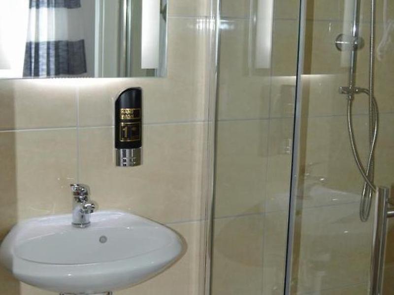 26A3F88FABE5E4A40399FA7EEE06856A