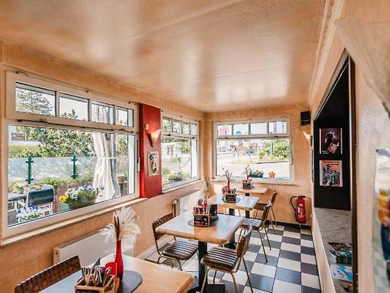 4DB66772C98A333A5268A6C839E8CDDC