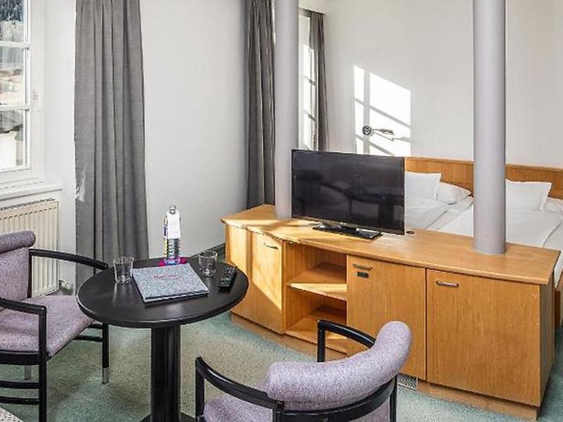 70CE5840B84685C7BEF396F0C06D379A