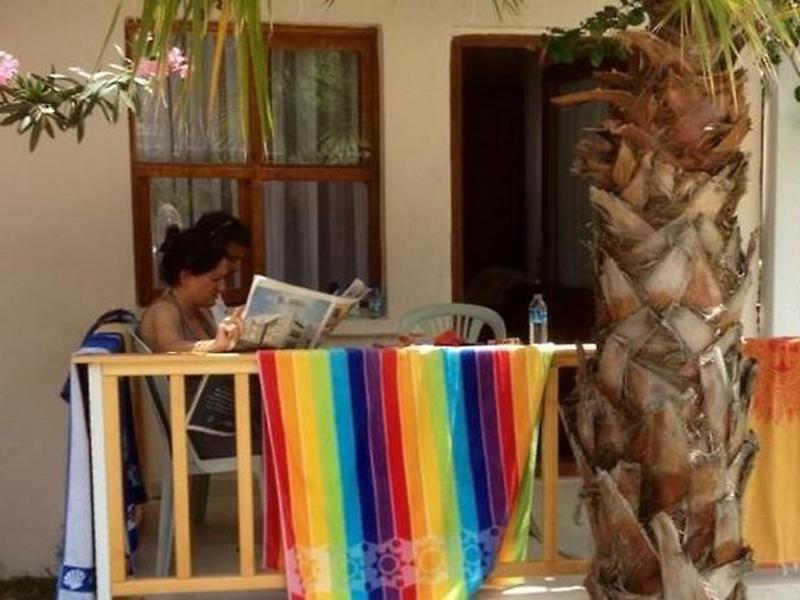 C8B9E72D34635D7F4AAB52185283BE40