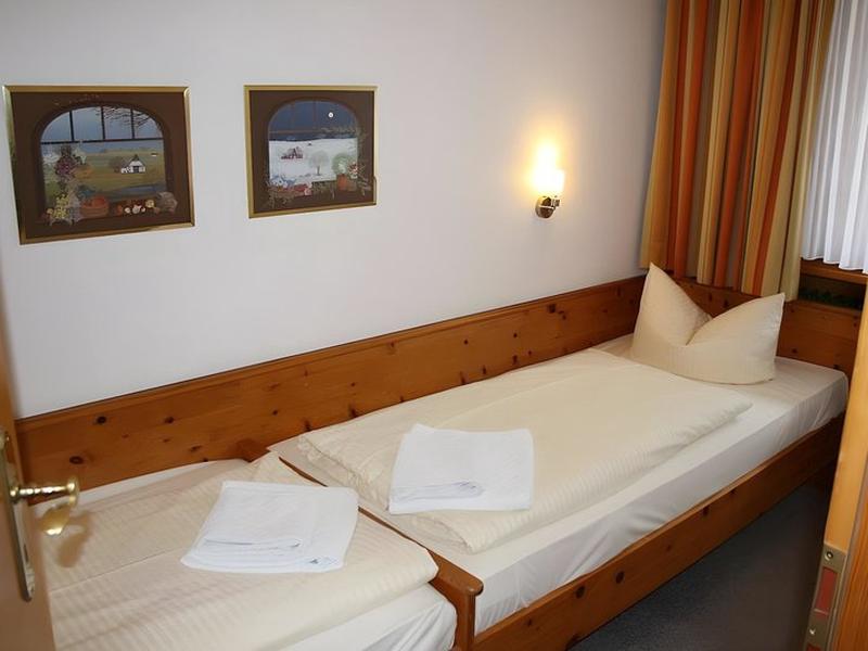 CFF1A9C22EA8FFBD49D4DDDDB88F8C34