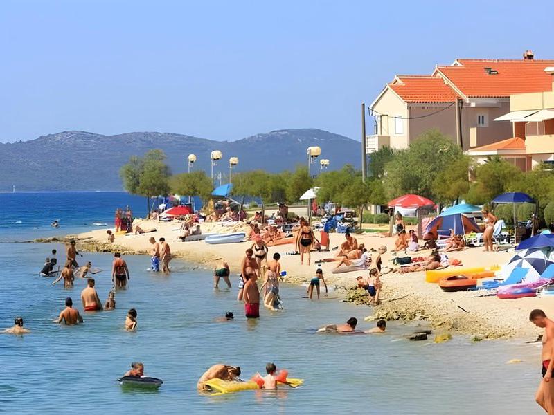 E9B618A25638C6DB72F662CFE623CD97