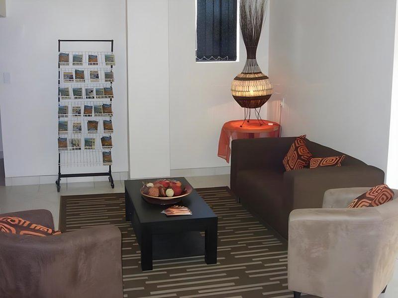 715DBF64FE3AF821A8698957FF744E75