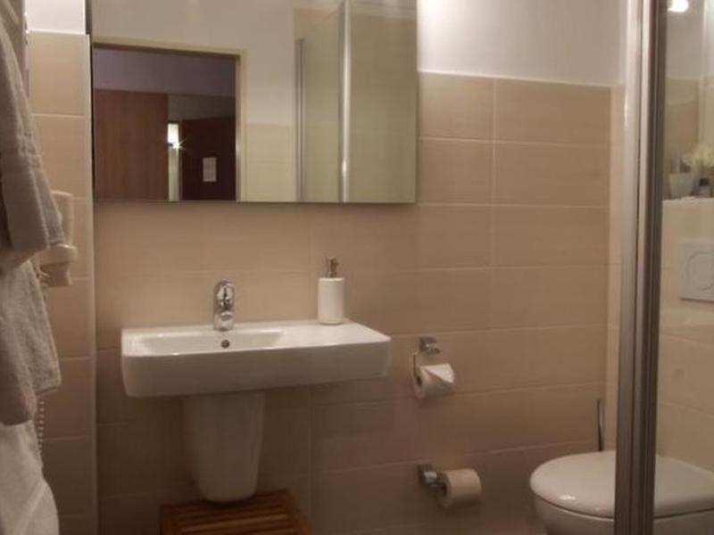 D818210E41B51D860D1A3710D59BF174