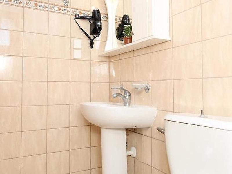 673C06A4677280724F8444DF575EE48A