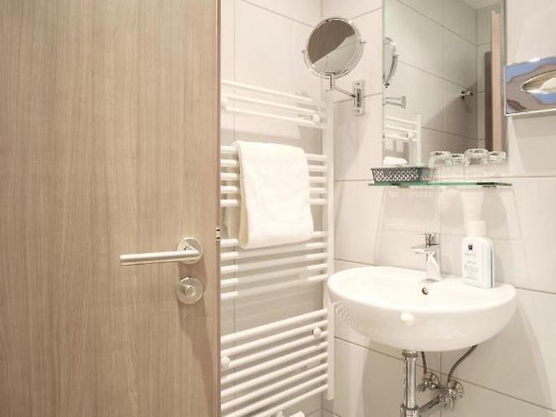 D8799057F8ECA98AACF96EB7B2C4FD26