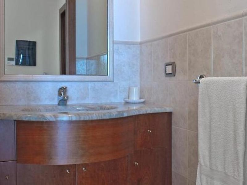 813CF99EA34EC852A77C72A4F5427ECD