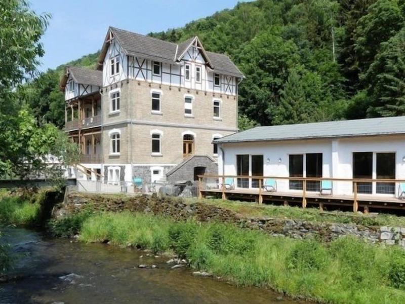 0240809D25D38BB2336F236D5840F09C