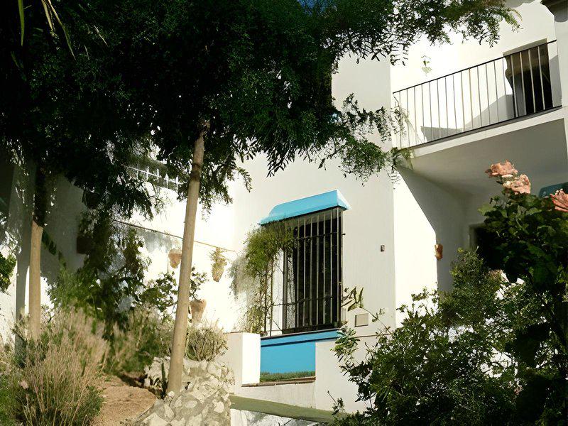 DE9FC996E3B27BFF12A783D5A807B54E