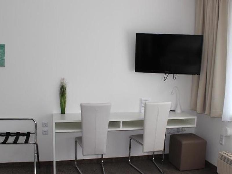 4059EC1F32D80808D57A8CE88A2CFF5E