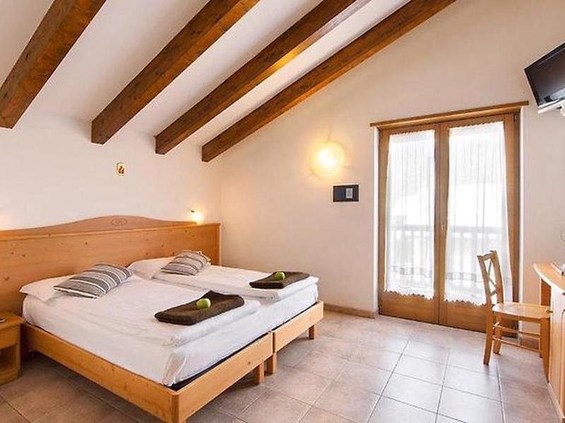 D2E0E2D7E3343E41DE8EC3797D4CEF77