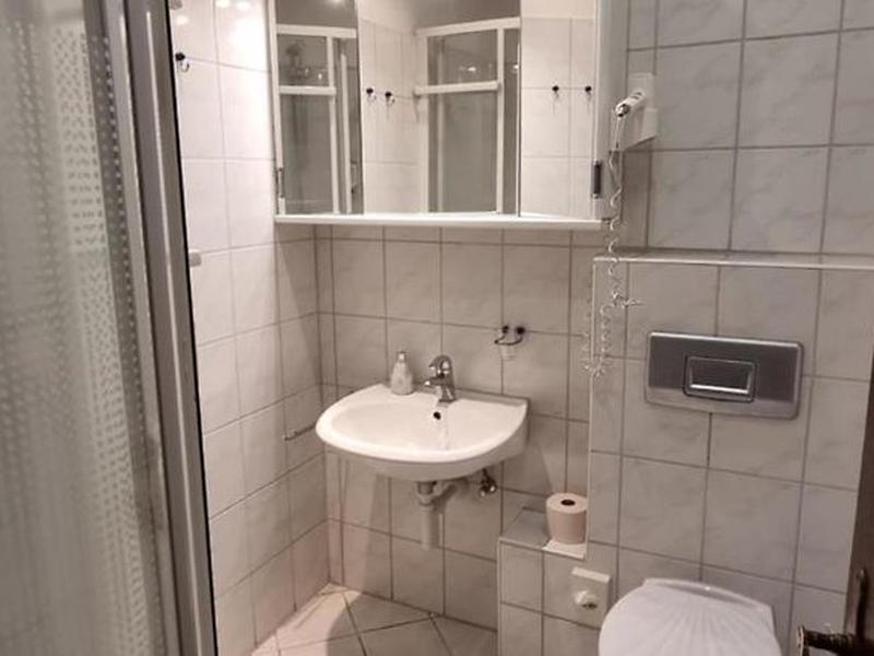 9CF9DF5D566128A2A2A8863D728B5921