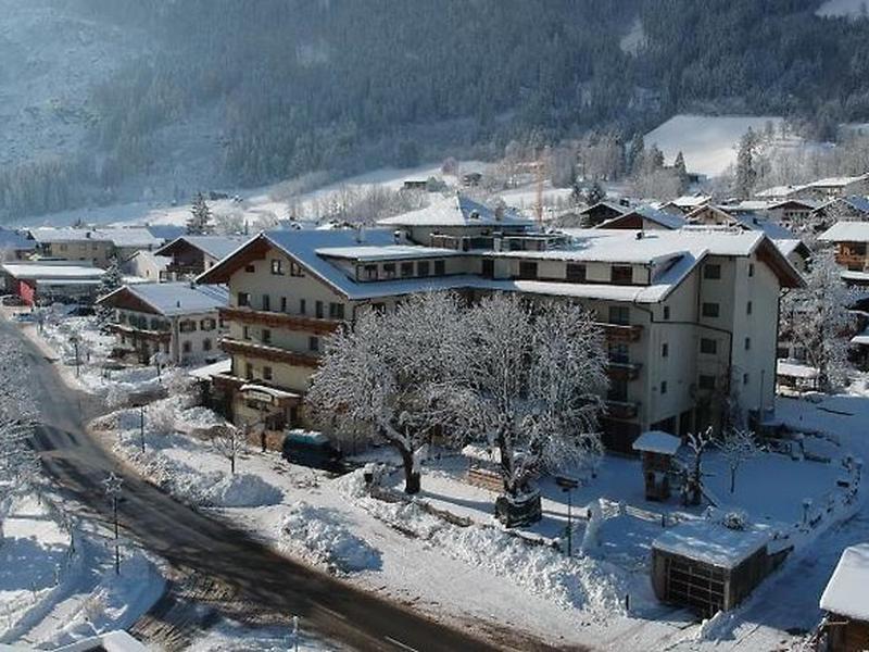 06927BDF9B6513D57A677A2563A576DB