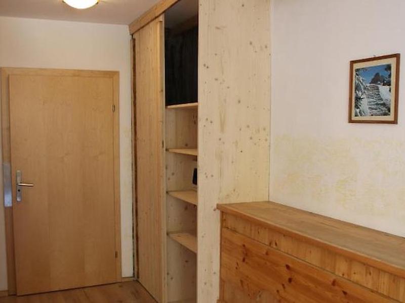 DDC218DE5E4E84C3C262BF35A911D1C1