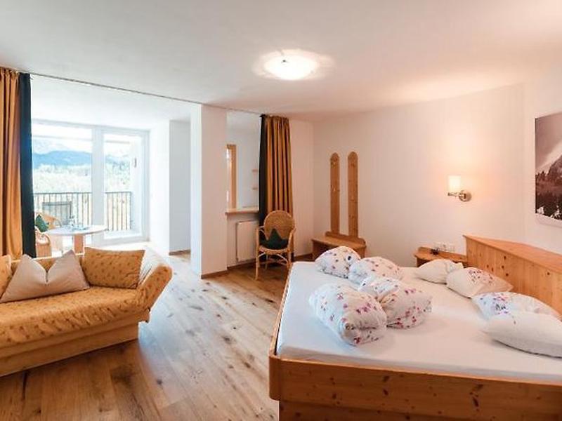 E19D8574CC2C4ACFA5107F16D16B027D