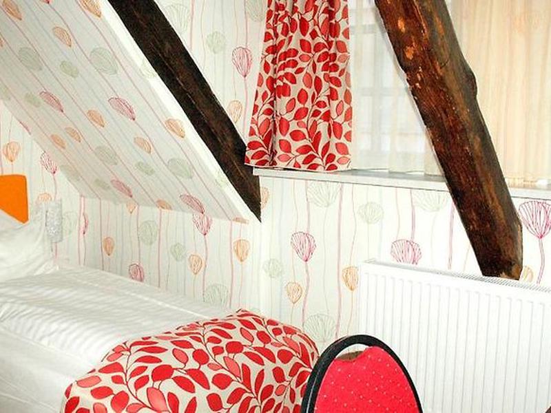 89C303DEF20AEDF067DE9DDE49A34340