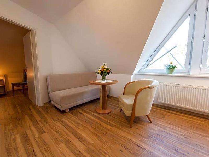 8CB8F42B1BD39D40F9FEABAE53333F51