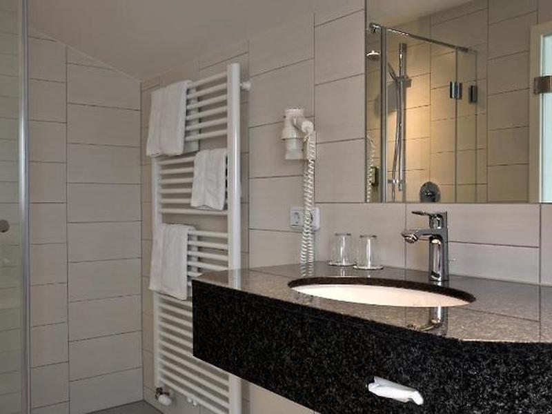 77C277110928068F3F43068BE7B67D99