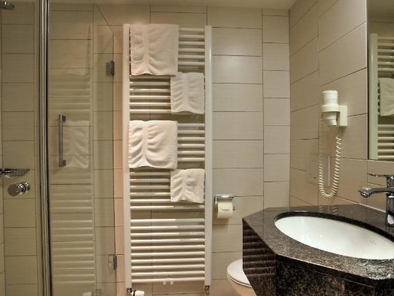 A1262E03B1D6E56C4F19CDC75B91110E