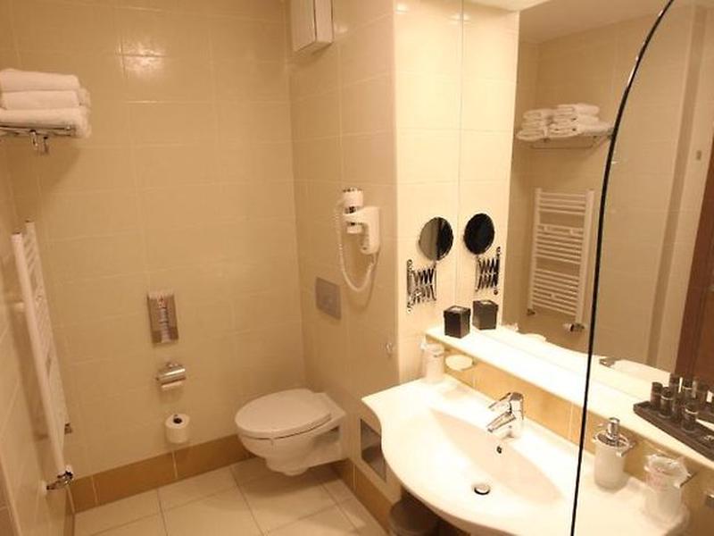 15E74B8A96665AA2F84BEF26C623F927