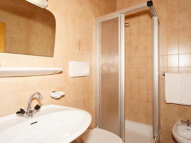 0F6996DE8F458621EF02E637AE11DB4B