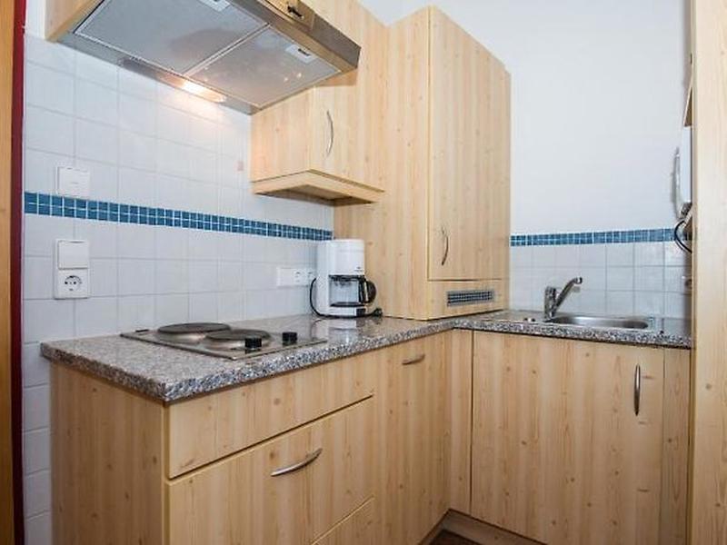 C7365B9F01A6B69A3CAD2613304B04A6