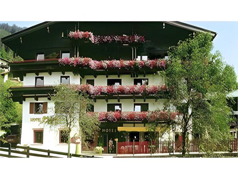 8B59DEBFC794178341168578E19A3AC7