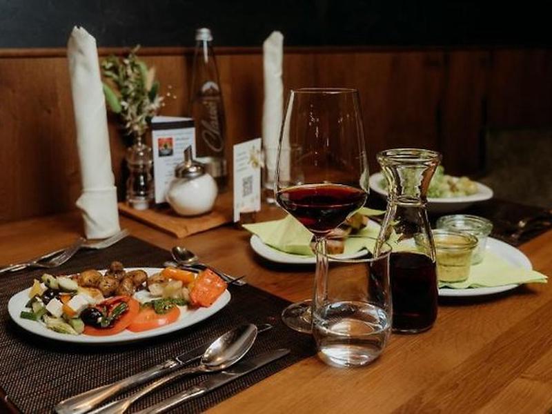 19845C375CFC9B1E8466E356E4B2F592