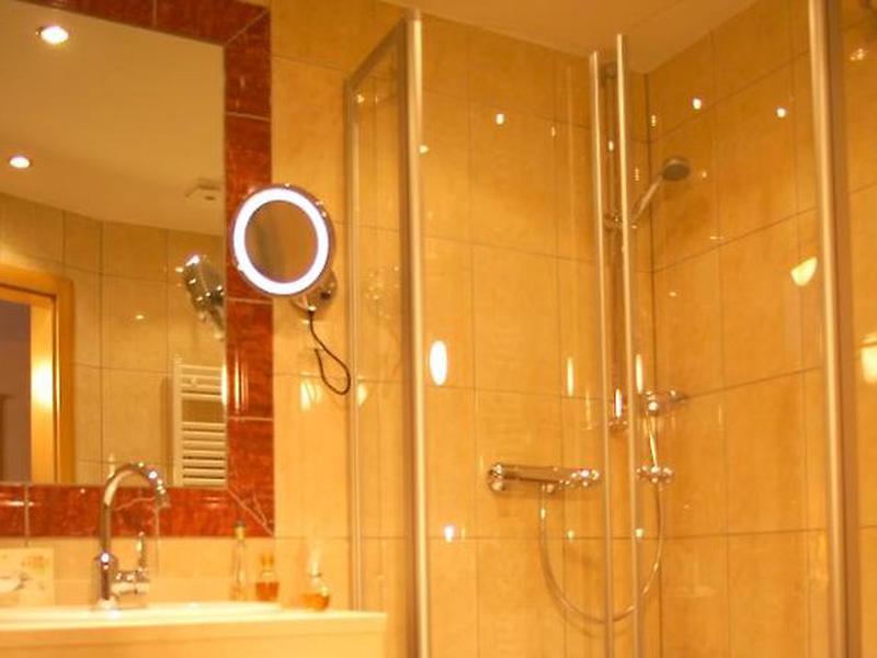 492BC9CA4DCB573B90F2B46777D1BC85