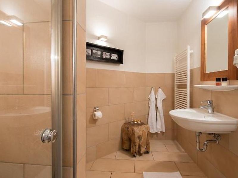 E86F0DB17CA575E88709E0A32F41708E