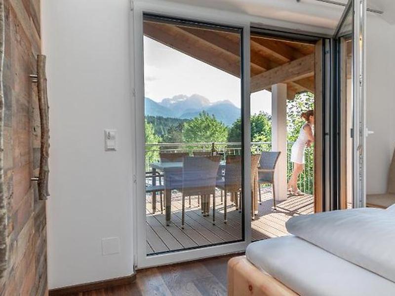 425B867A383F03CAD03FF11AC407F726